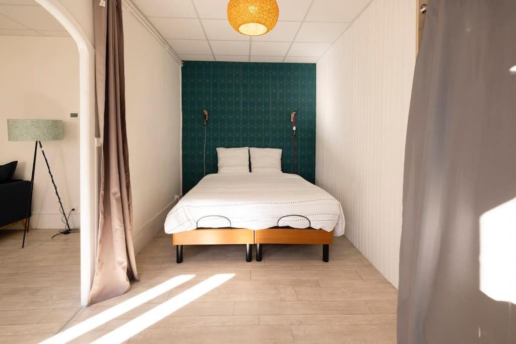 Le Cosy C - T2 Tout Equipe - Centre-Ville Gare Montluçon Екстериор снимка
