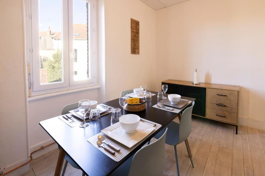 Le Cosy C - T2 Tout Equipe - Centre-Ville Gare Montluçon Екстериор снимка